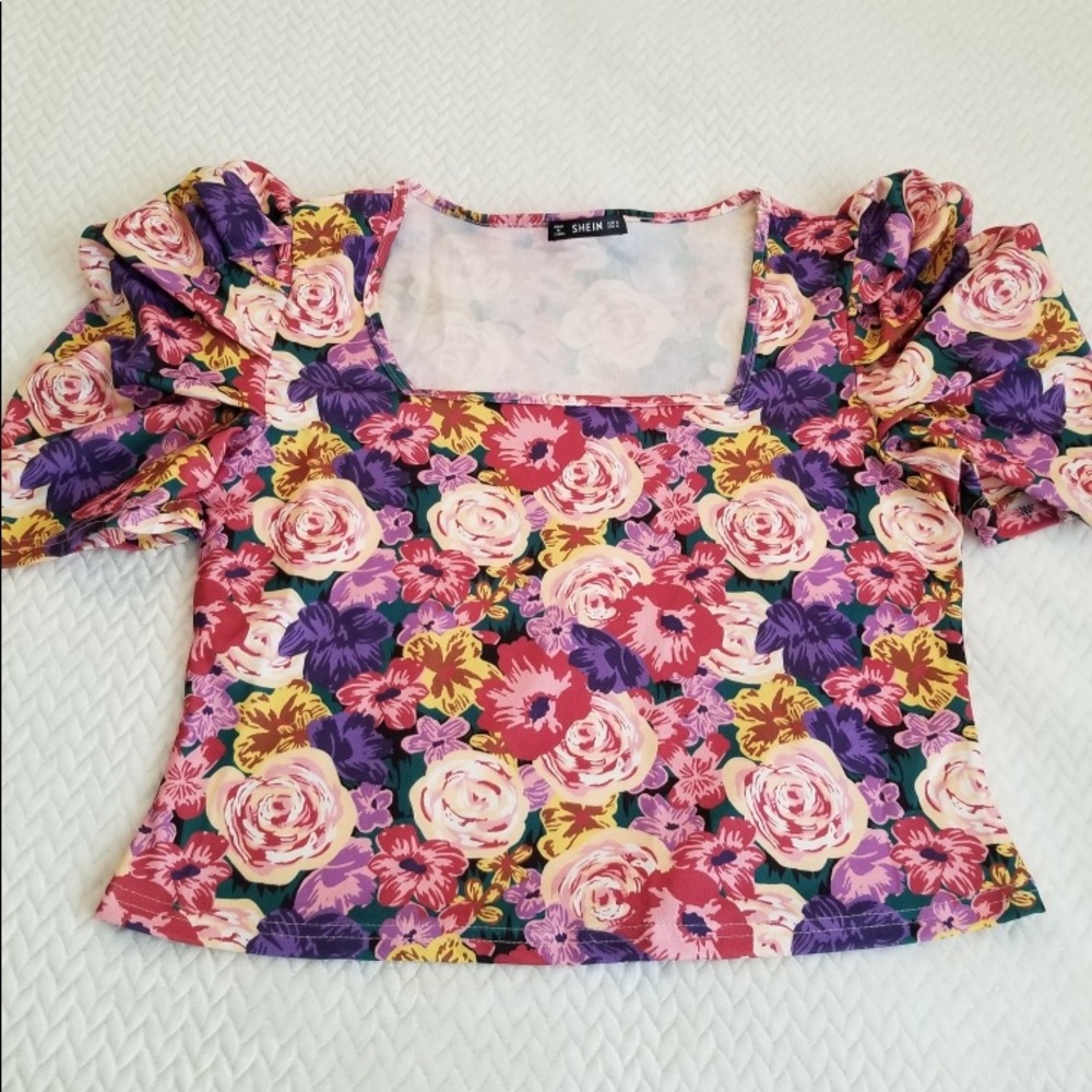 Shein Floral Puff Sleeve Top